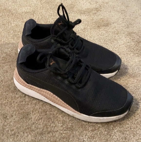 PUMA shoes - Picture 1 of 3